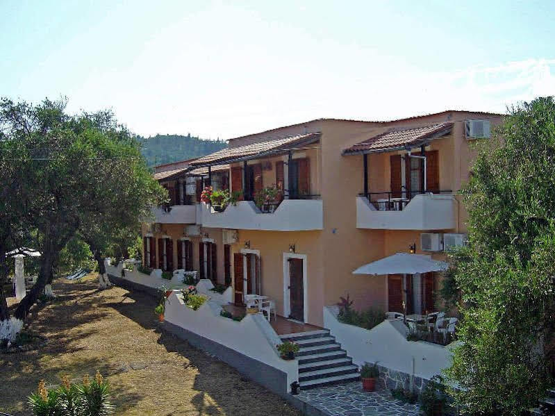 Reggis Apartments Dassia  Exterior foto